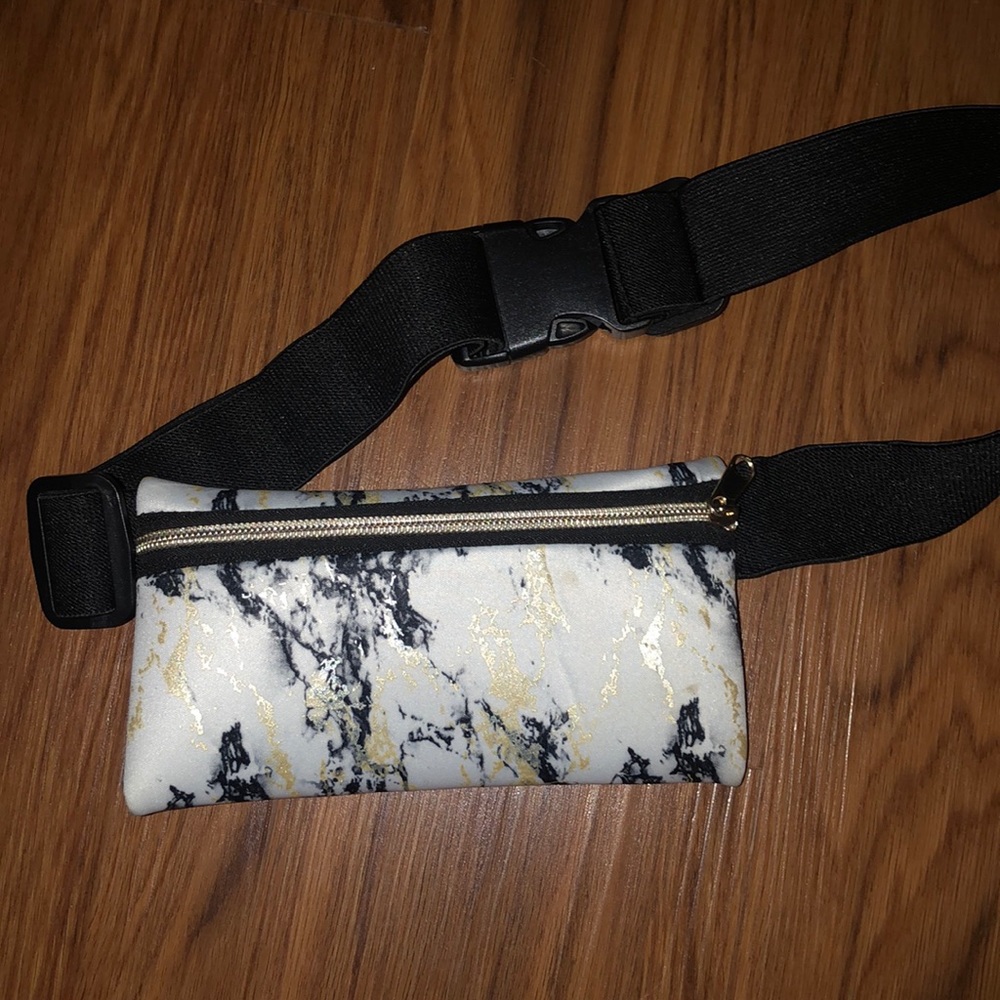 Workout fanny pack